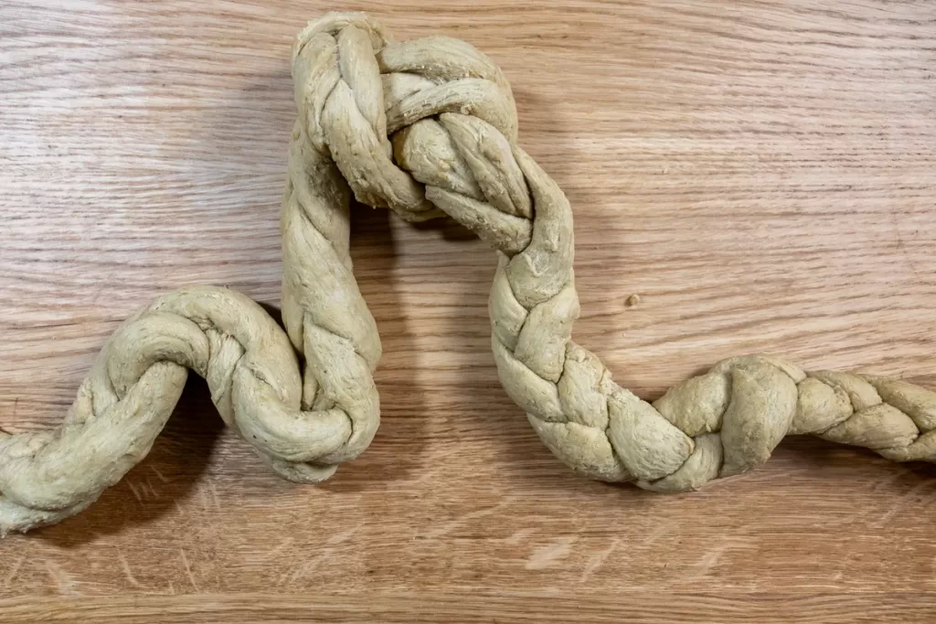 First knot in chicken